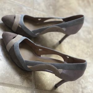 size 6 Nina heels